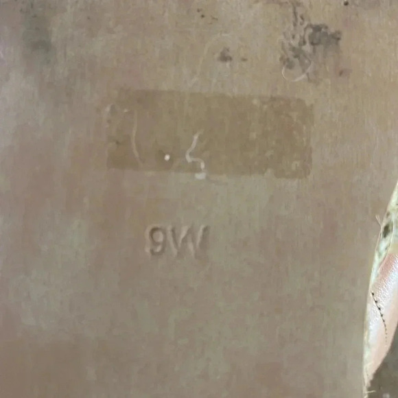 Torrid Leather Crisscross Ankle buckle Platform Sandals Women's Size 9W. 2180 - Picture 12 of 12